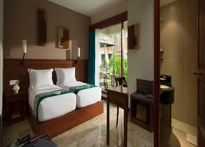 White Rose Kuta Resort, & فندق 4*
