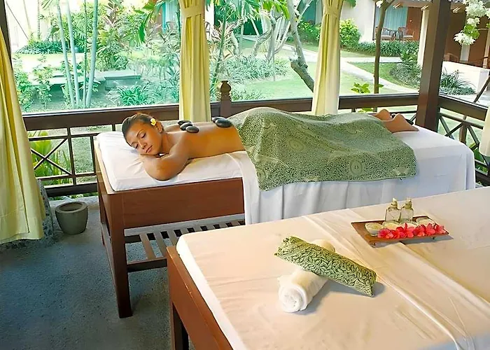 White Rose Kuta Resort, & ليجيان